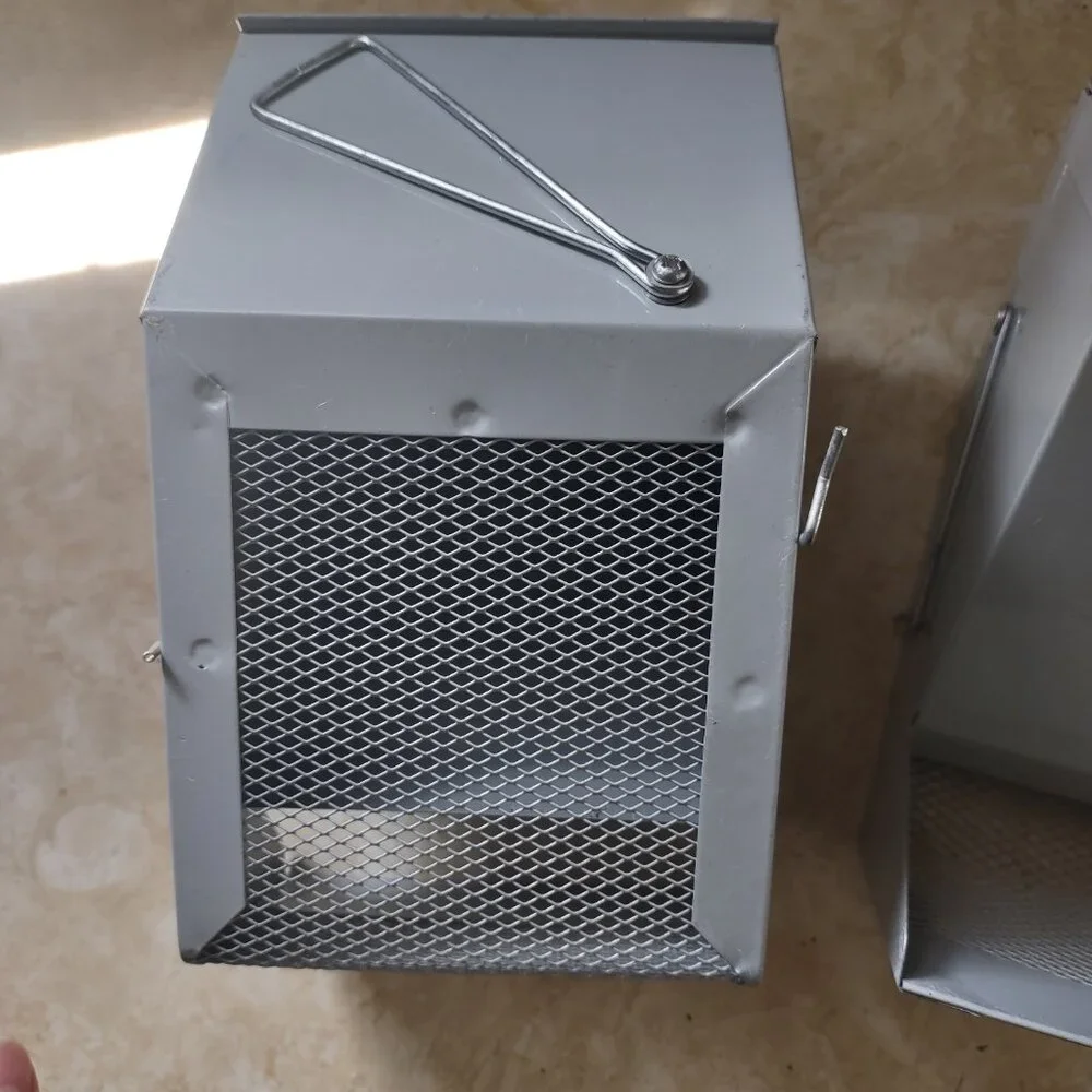 Small Pet Hay Feeders